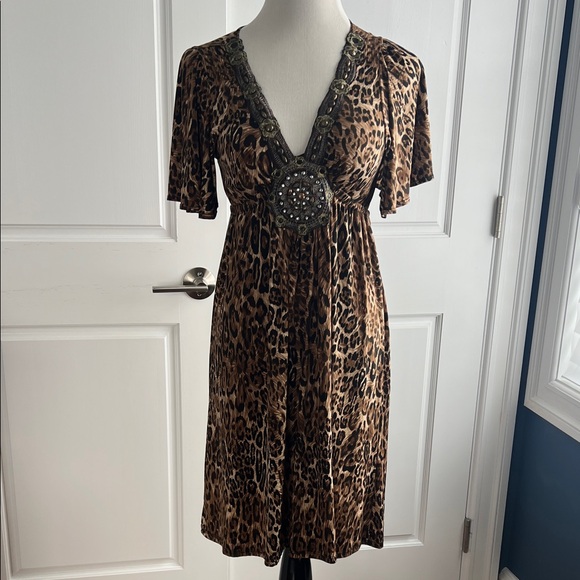 Elegant Leopard Print Midi Dress with Beaded Detail - Picture 1 of 8